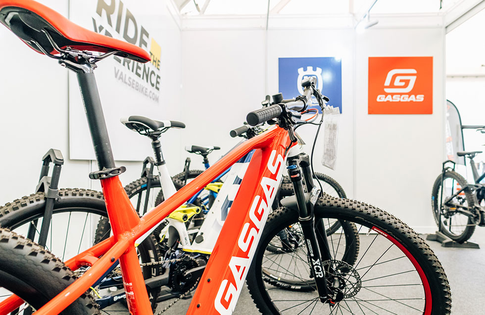 BICICLETA ROJA VALSEBIKE EN MOTOWN - Gran Canaria