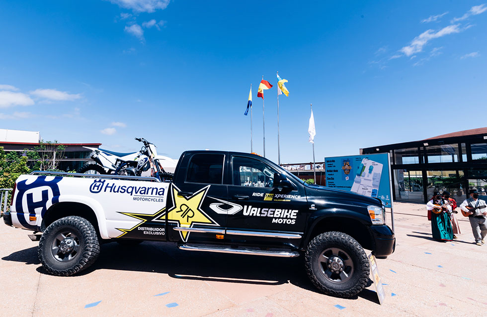 COCHE DE VALSEBIKE CON MOTO EN MOTOWN - Gran Canaria