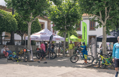 EXPOSICIÓN DE BICICLETAS EN ENDURO VILLA DE TEROR - Gran Canaria