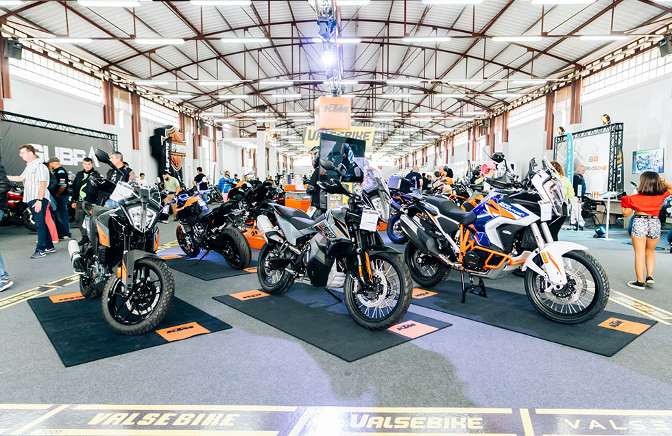 MOTOS DE FRENTE KTM VALSEBIKE EN MOTOWN - Gran Canaria