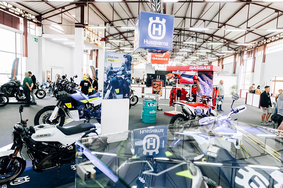 MOTOS GASGAS Y HUSQVARNA VALSEBIKE EN MOTOWN - Gran Canaria
